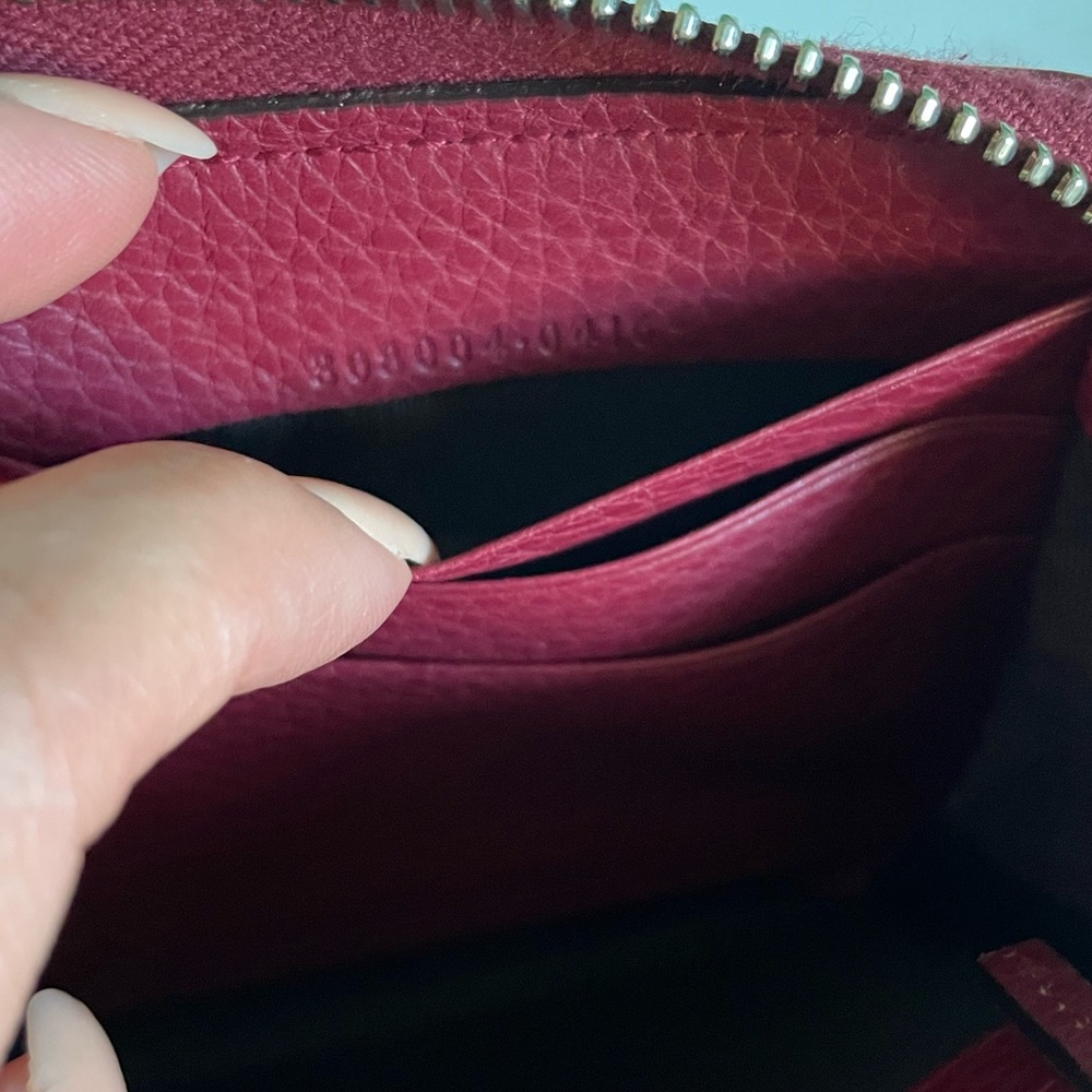 ❗️SOLD❗️Gucci Long Wallet - Picture 3 of 7